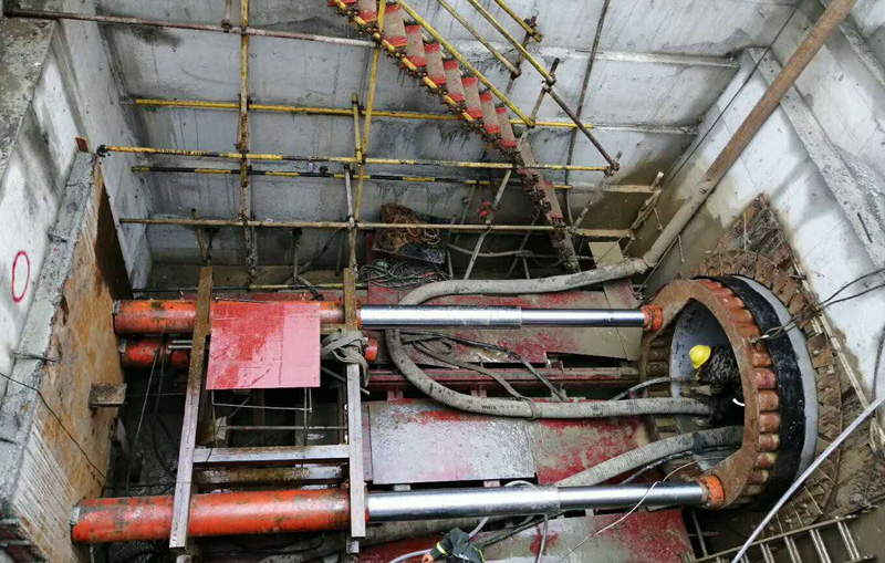 掘順頂管機廠家智造出的管線鋪設(shè)的“地下蛟龍”