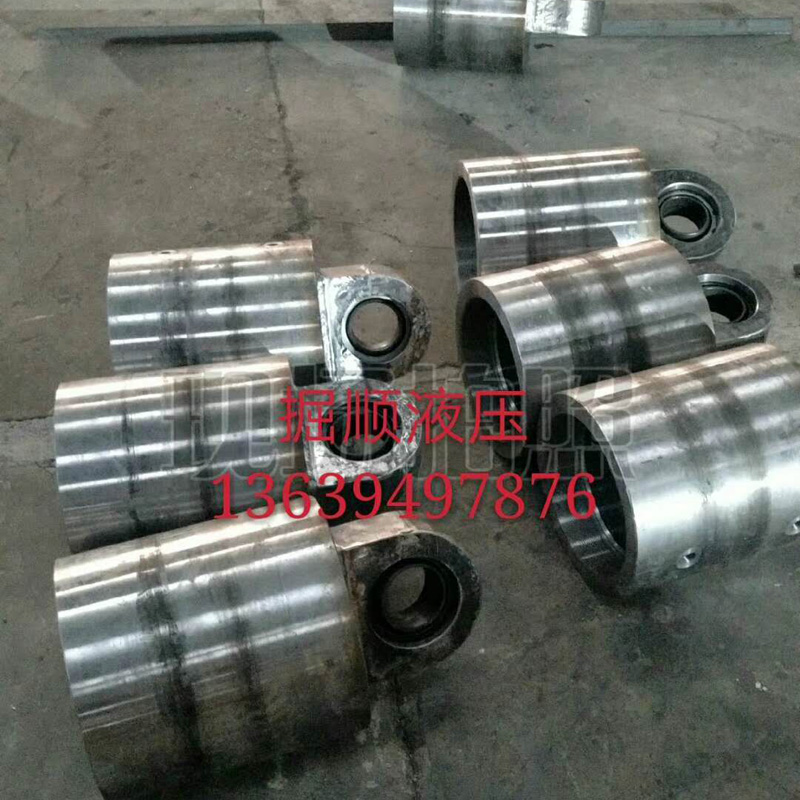 加班加點(diǎn)忙生產(chǎn)液壓泵、千斤頂，都是真材實料好質(zhì)量